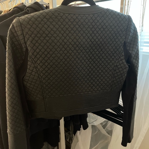 BCBG cropped leather jacket - Picture 3 of 3